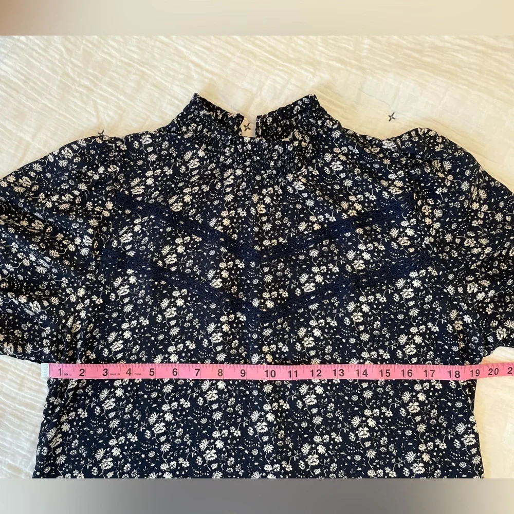 LOFT Vine Lace Trim Mock Neck Smocked Ditsy Floral Top Size L